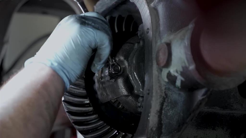 How To Install 1994-2004 Mustang Cobra Rear Brake Conversion  - How To Install 1994-2004 Mustang Cobra Rear Brake Conversion 