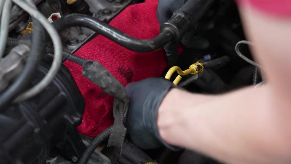 How To Remove & Install 1979-1995 Mustang 5.0L /5.8L Valve Cover Gaskets - How To Remove & Install 1979-1995 Mustang 5.0L /5.8L Valve Cover Gaskets